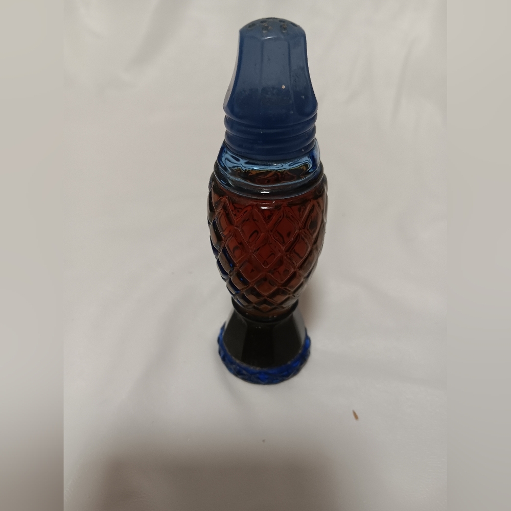 !Avon Vintage Crystal Point Blue Salt Shaker With "Cotillian"